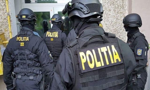 Uriașă operațiune împotriva crimei organizate. Percheziții în județul Botoșani! Sunt implicați aproape toți procurorii DIICOT