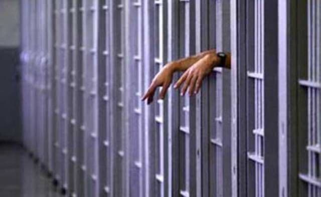 Un botoșănean condamnat la închisoare pentru lovire și alte violențe, prins și încarcerat în Penitenciar