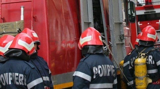 Casă din Dumeni distrusă de flăcări în urma unui scurtcircuit