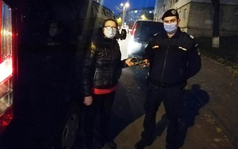 Portofel sustras, restituit de jandarmii botoșăneni