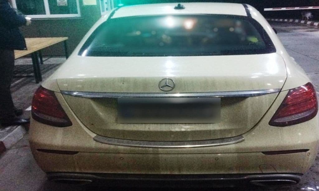 Autoturism de lux declarat furat din Germania, descoperit la frontiera de est, la câteva ore de la semnalarea furtului