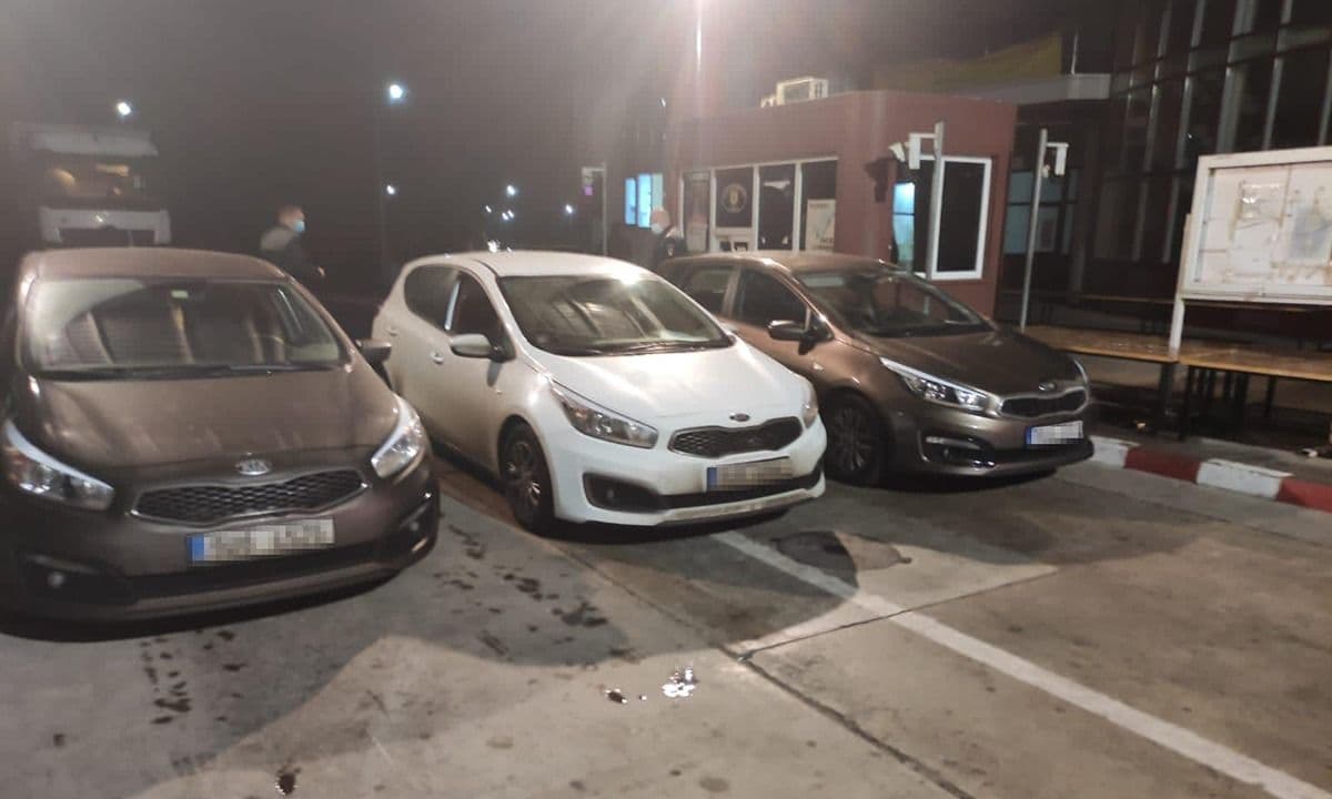 P.T.F. Stânca: Autoturisme de peste 300.000 lei descoperite de polițiștii de frontieră la doar câteva ore de la semnalarea furtului - FOTO