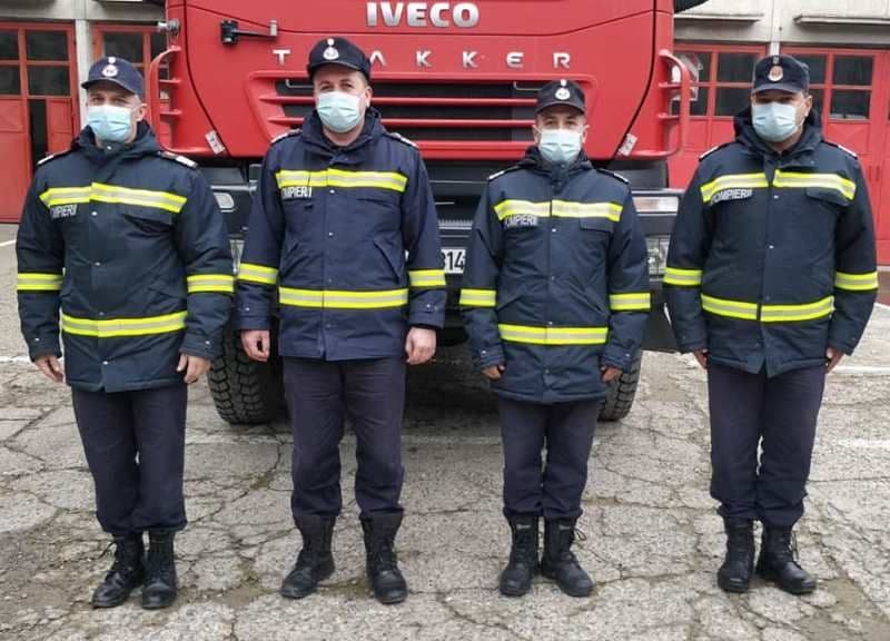 Patru pompieri de la Detașamentul Dorohoi sunt îngerii păzitori ai unui tânăr de 22 de ani - FOTO