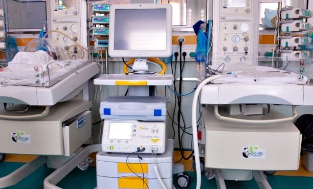 Consiliul Județean va cofinanța un proiect de dotare a Maternității cu incubatoare