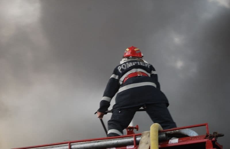 Casă distrusă de flăcări la Mesteacăn, comuna Corni