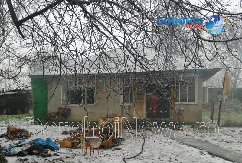 Tragedie la Vârfu Câmpului! Bătrână decedată în incendiul care i-a cuprins casa - FOTO