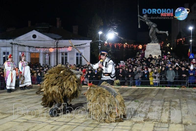 Datini și obiceiuri din ajunul Anului Nou: Primăria Dorohoi face precizări referitor la organizare