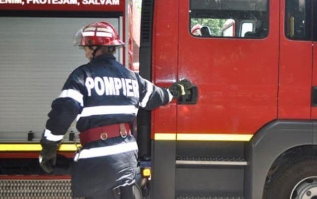 Zeci de misiuni pentru pompierii botoșăneni în cele trei zile de Crăciun