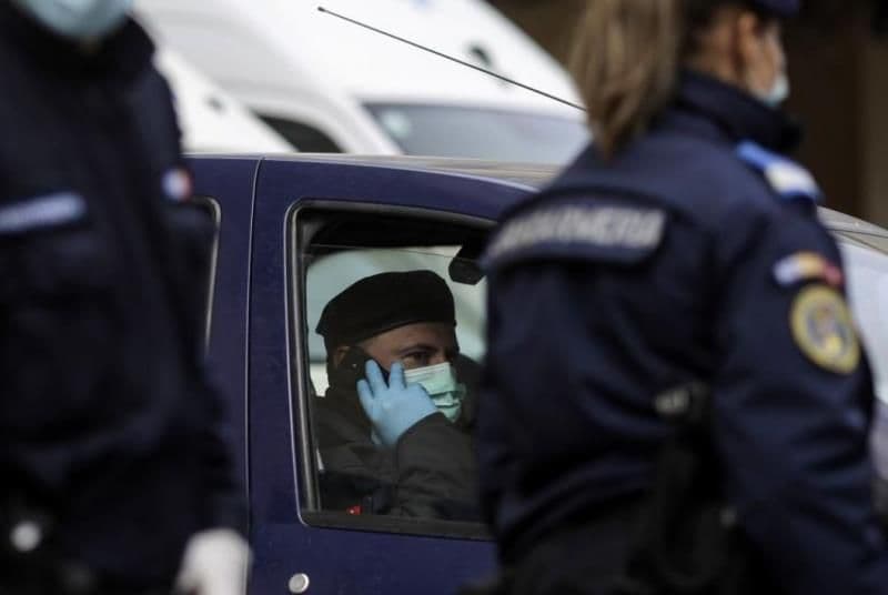 Jandarmii botoșăneni alături de cetățeni la sărbătorile de iarnă