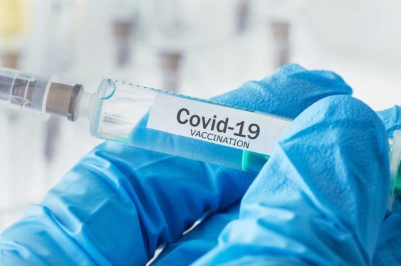 A fost lansat site-ul unde românii se pot înscrie pentru vaccinarea împotriva COVID-19. Vezi cum te poți programa!
