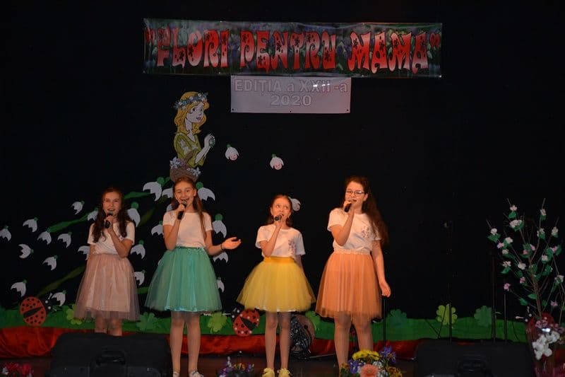 Flori pentru mama folclor_01