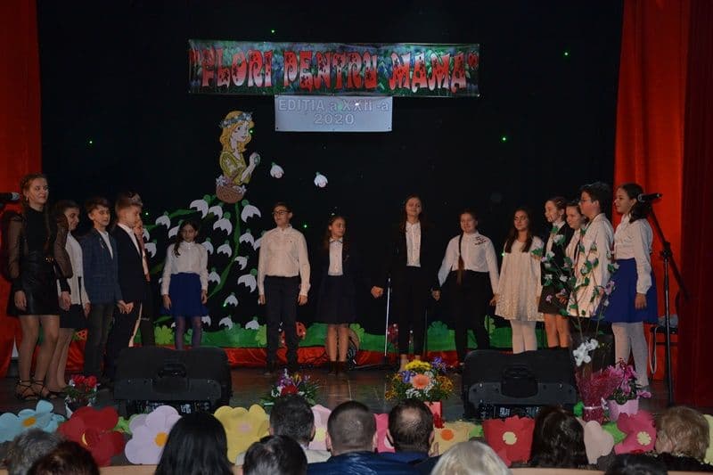 Flori pentru mama folclor_12