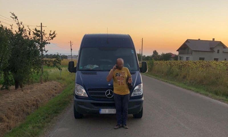 La volan, deşi avea dreptul de a conduce autovehicule anulat3