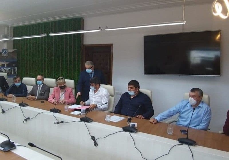 foto semnare contract CNAIR (1)