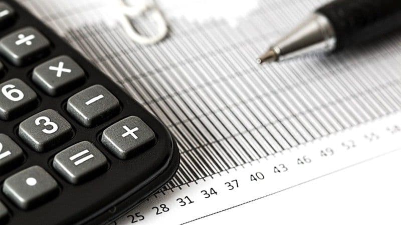 Lista noutăților fiscale care intră în vigoare de la 1 ianuarie 2021: TVA redus la locuințe, fără impozit pe telemuncă