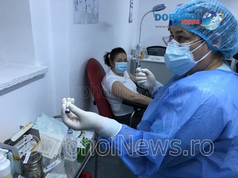 A început vaccinarea anti COVID la Dorohoi! 50 de cadre medicale vor fi imunizate la Spitalul Municipal - FOTO