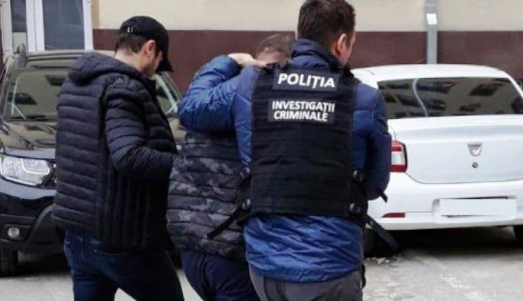 Percheziții domiciliare efectuate de către polițiștii din cadrul Serviciului de Investigații Criminale
