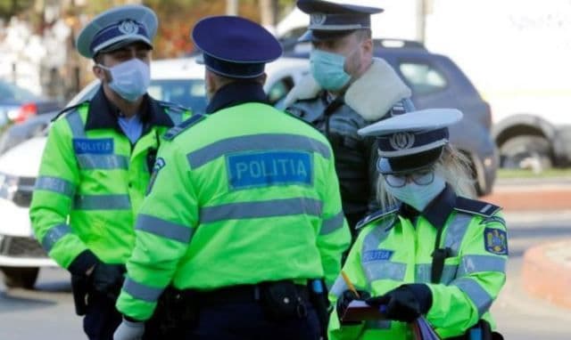Polițiștii vor da numai avertismente, nu și amenzi, în semn de protest față de înghețarea salariilor
