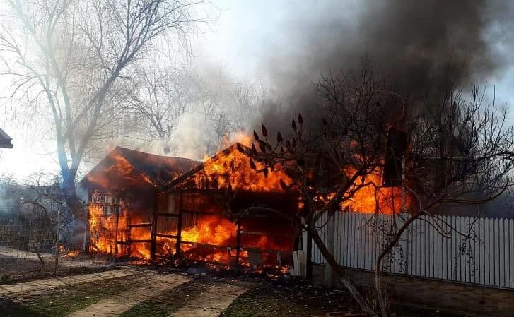 Păgubiți de foc! 14 familii din județul Botoșani au rămas fără locuințe