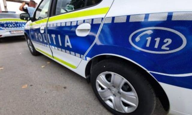 Tânăr reținut după ce a jefuit un bărbat care tocmai ieșise dintr-o bancă