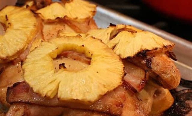 Pui la cuptor cu ananas