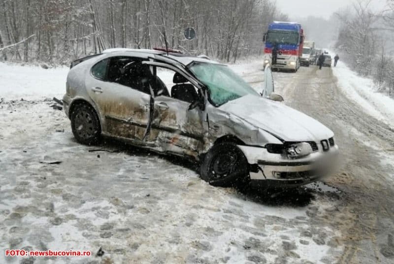 Accident grav pe drumul Dorohoi - Suceava! Trei persoane au fost rănite
