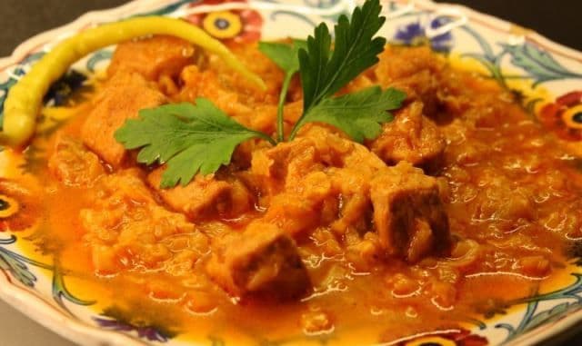 Mâncare de varză cu carne de porc