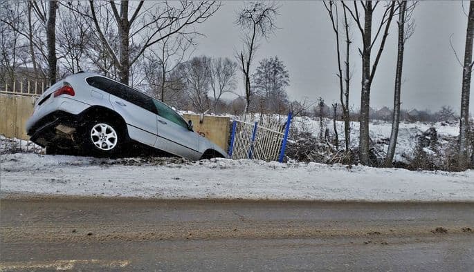Accident din neatenție. Unul dintre șoferi consumase alcool
