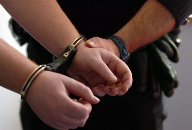 Botoșăneanul de 66 de ani care și-a bătut soția și apoi a înjunghiat-o a fost arestat preventiv