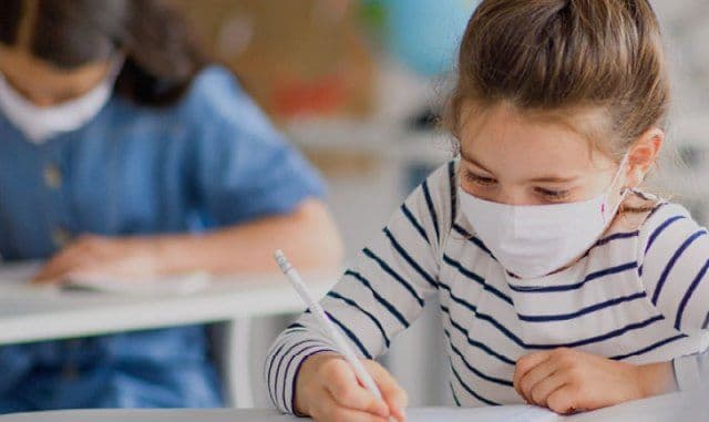 Anunțul făcut de Ministerul Educației. Programa școlară ar putea suferi o modificare majoră