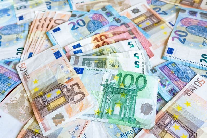 Cea mai mare gafă din istoria bancară: Aproape 1 miliard de dolari transferați din greșeală