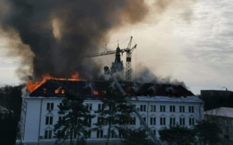 Incendiu la Prefectura Suceava! Pompierii din Botoșani și Dorohoi chemați în sprijin