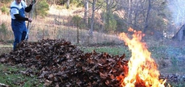 Un botoșănean s-a ales cu arsuri grave după ce a aprins cu benzină niște resturi vegetale