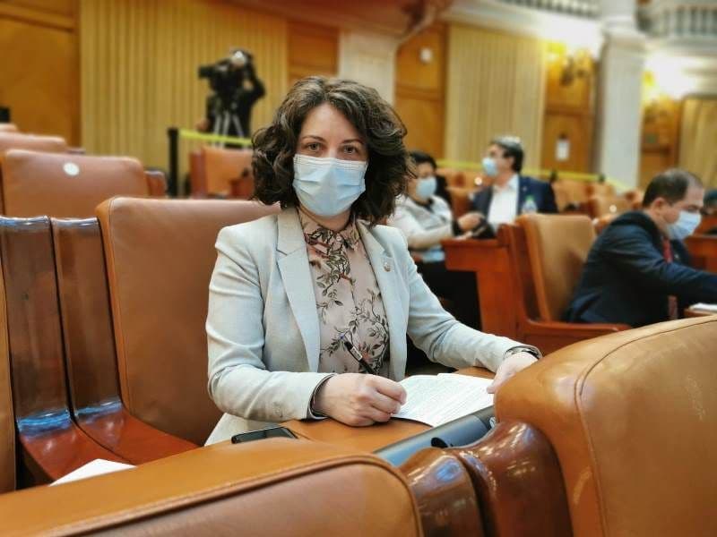 Alexandra Huțu, PSD: „Politizarea de către PNL a funcției de secretar general al Instituției Prefectului este o abatere gravă de la lege”