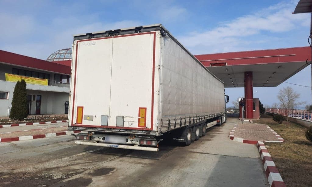 Ansamblu rutier cu documente false oprit din drumul spre R. Moldova - FOTO