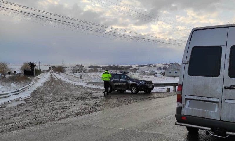 Depistat la volan de polițiștii de frointieră dorohoieni, deşi nu obţinuse niciodată dreptul de a conduce 