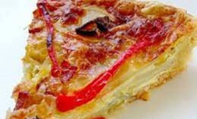 Tartă de cartofi și roșii