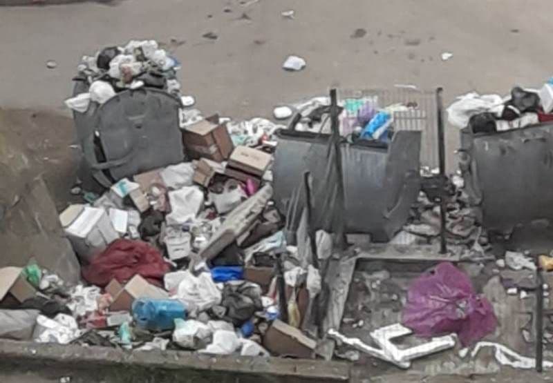 Primim la redacție – Ridicarea gunoiului a devenit o problemă în Dorohoi – FOTO