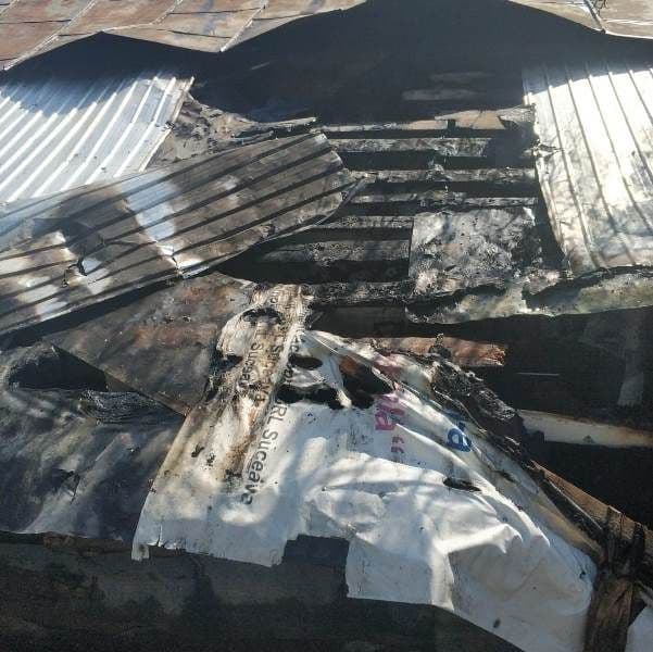 Incendiu cu pagube însemnate într-o locuință din Vârfu Câmpului din cauza unei tigăi uitate pe foc