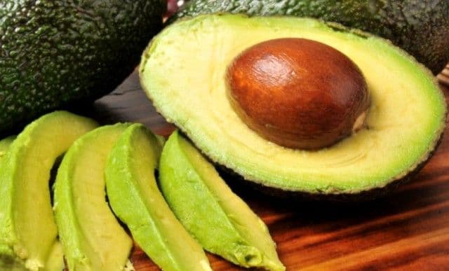 Care sunt beneficiile consumului de avocado și cum ajută la scăderea în greutate