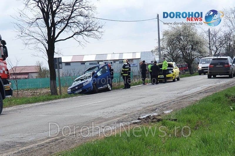 Accident în Dealu Mare - Dorohoi! O femeie a ajuns la spital după impactul dintre două mașini - FOTO