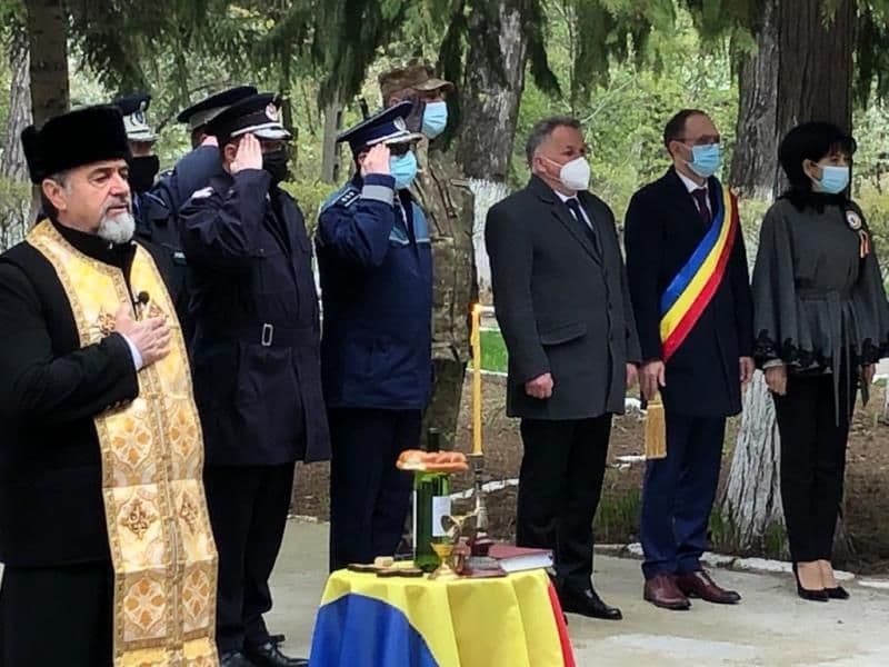Ziua Veteranilor de Război sărbătorită prin ceremoniale militare şi religioase la Botoșani - FOTO