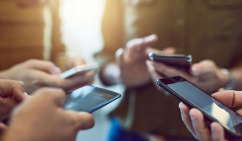 Tarife mai mici în România pentru terminarea apelurilor fixe și mobile