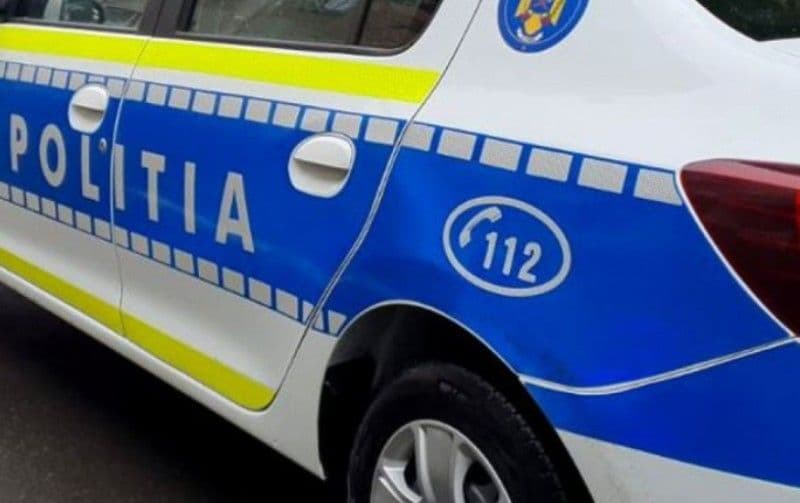 Beat și fără permis, a produs un accident, apoi a adormit la volan