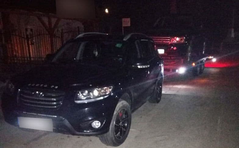 Și-a lăsat fiul la volan și s-au ales amândoi cu dosare penale