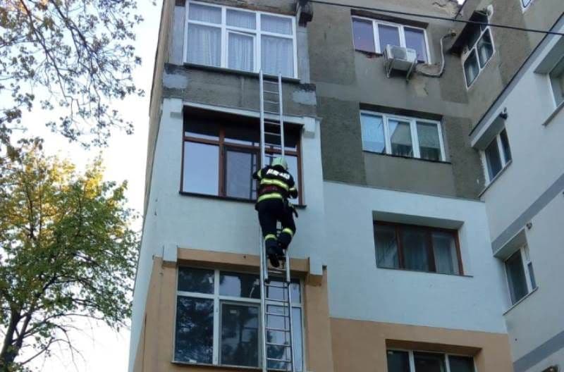 Misiune contracronometru a pompierilor! Femeie din Dorohoi găsită căzută în baie - FOTO