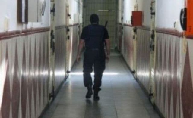 Botoșănean ridicat de polițiști și dus direct în celulă