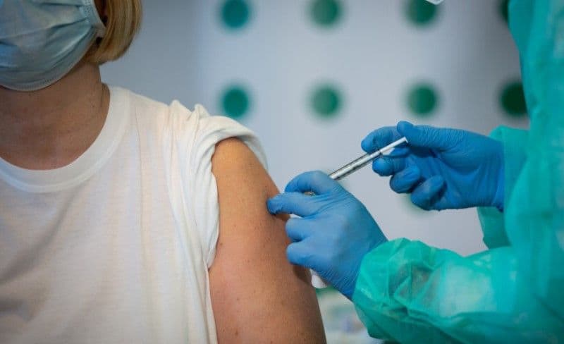 Vești noi pentru românii care s-au vaccinat cu Pfizer. Cine va face a treia doză?