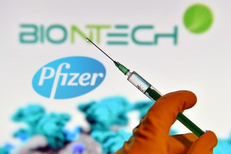 Bărbat din Dorohoi cercetat de polițiști după ce s-a vaccinat de trei ori cu Pfizer. Acesta voia și a patra doză