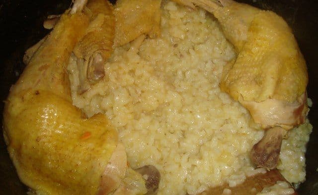 Pilaf cu găină de țară